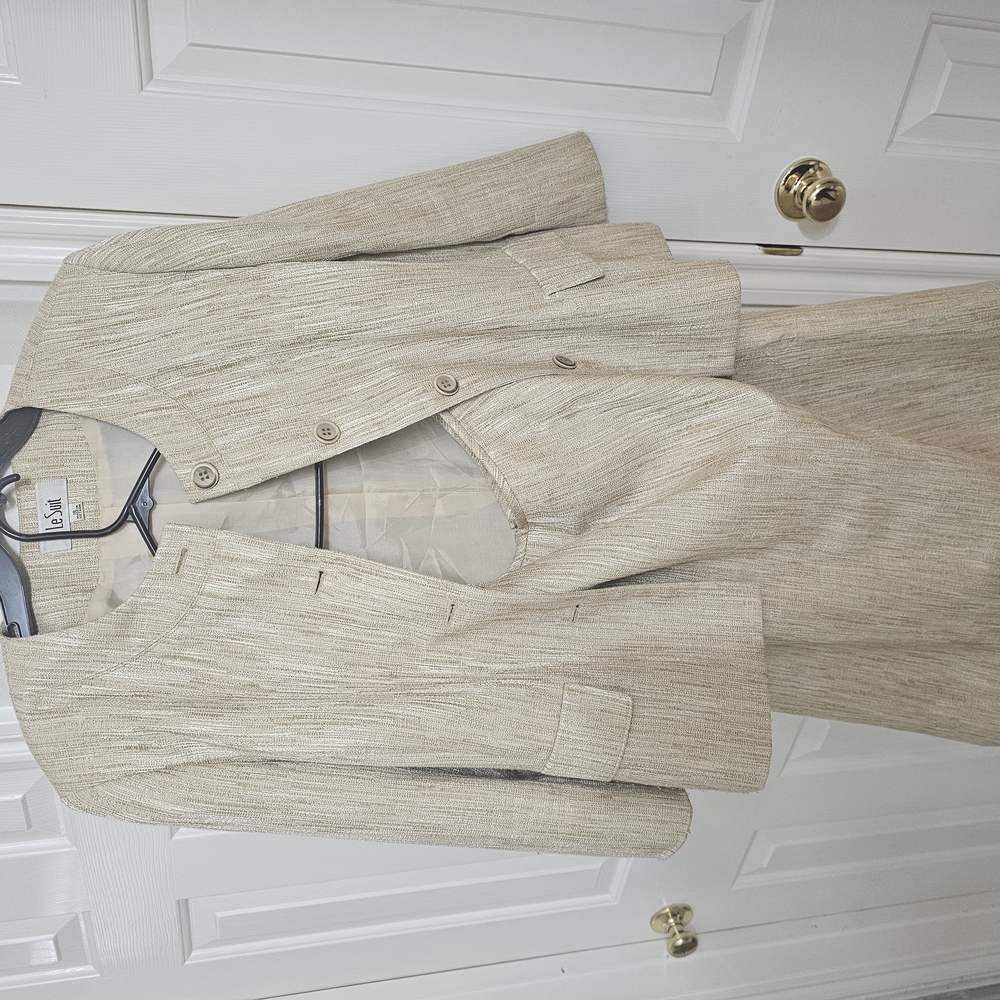 Le Suit Cream Skirt Set Elegant and Versatile